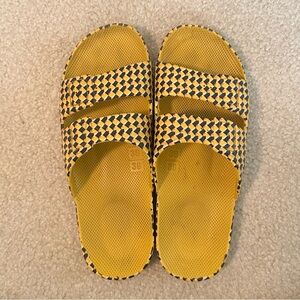 Freedom Moses size 38/39 sandals